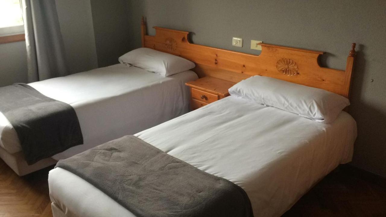 Albergue Hostal Telmo Tui Eksteriør billede