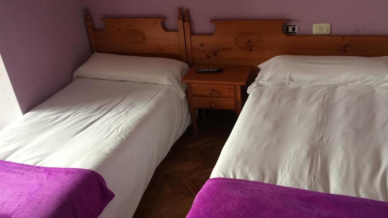 Albergue Hostal Telmo Tui Eksteriør billede