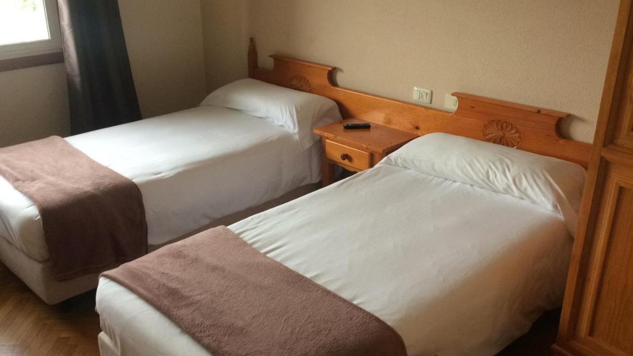 Albergue Hostal Telmo Tui Eksteriør billede